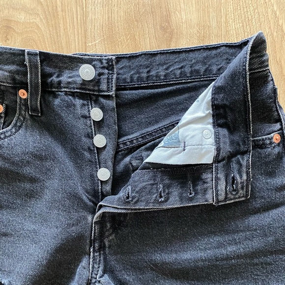 Levi’s Original 501 Shorts NWOT - Picture 2 of 10